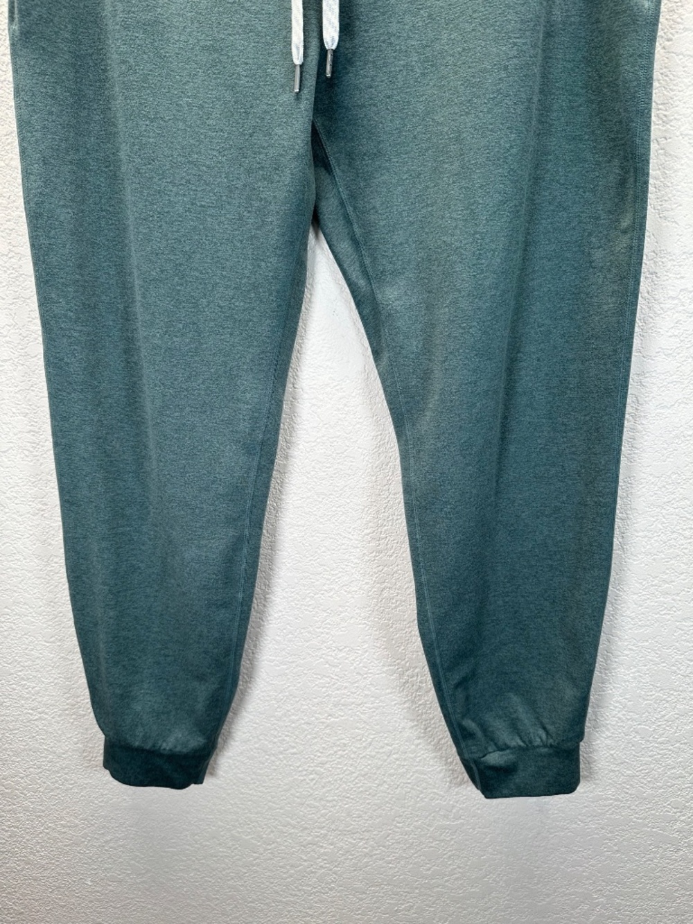 Vuori Womens Jogger The Rise The Shine Sz. M Medium Pull on Adjustable Logo Gym - Picture 6 of 13